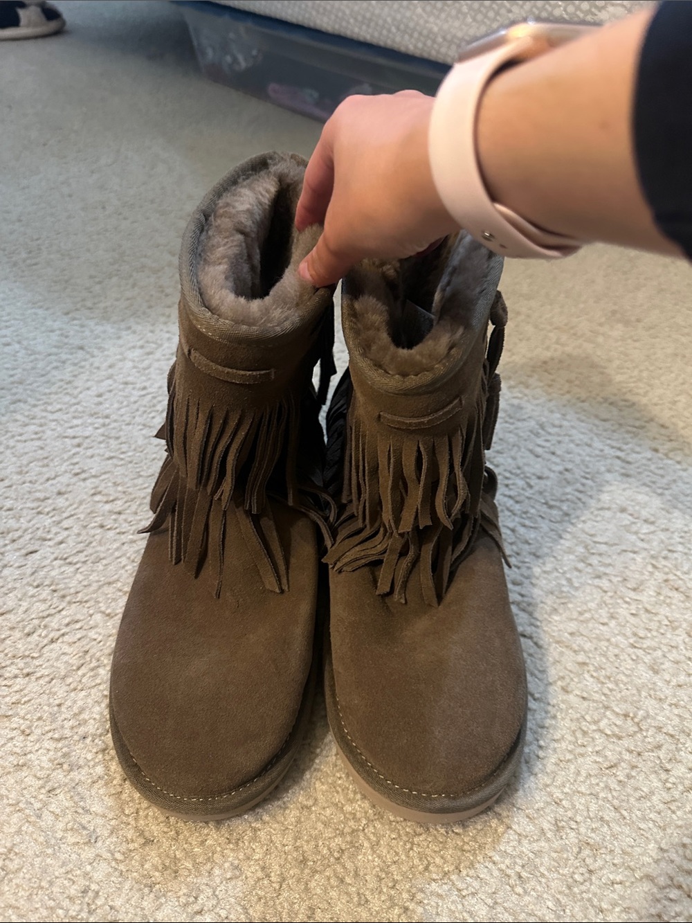 Koolaburra Brown Suede Fringe Moccasin Boots